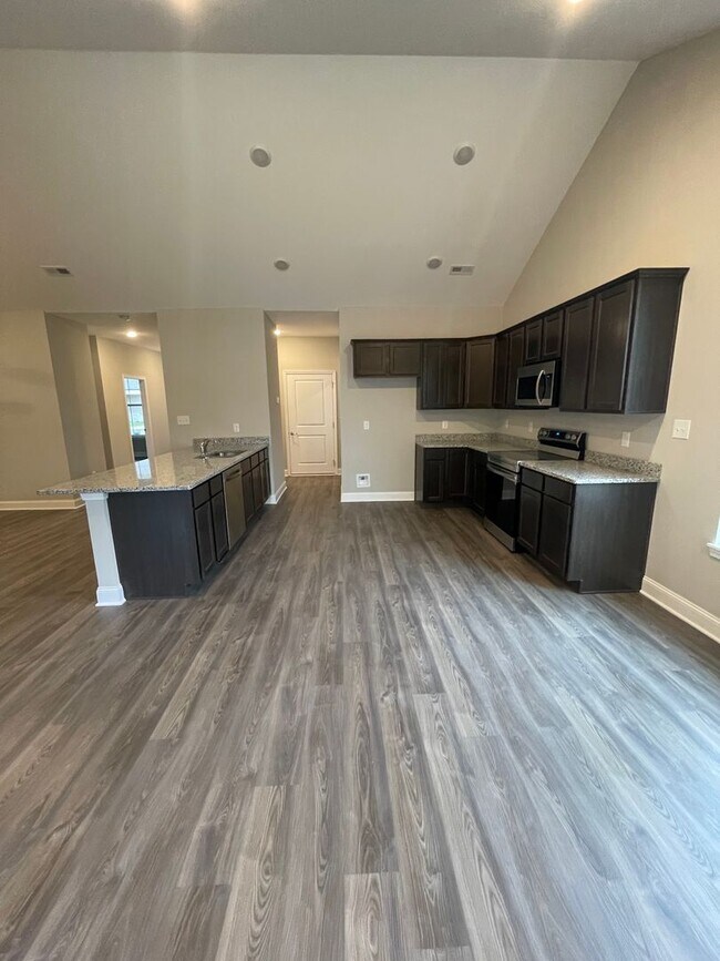 Building Photo - 2-Bedroom Townhome in Lenoir City