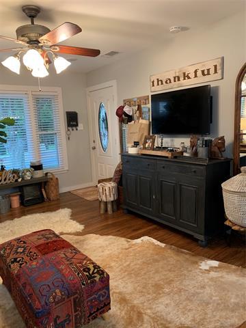 Building Photo - 106 S Clark St