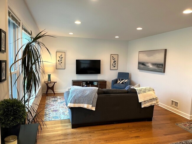 Building Photo - 8717 Karlov Ave