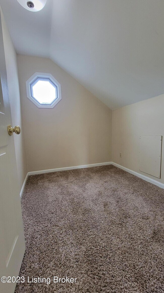 Building Photo - 10520 Bay Pointe Ct