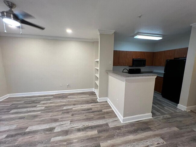 Building Photo - 202 E South St