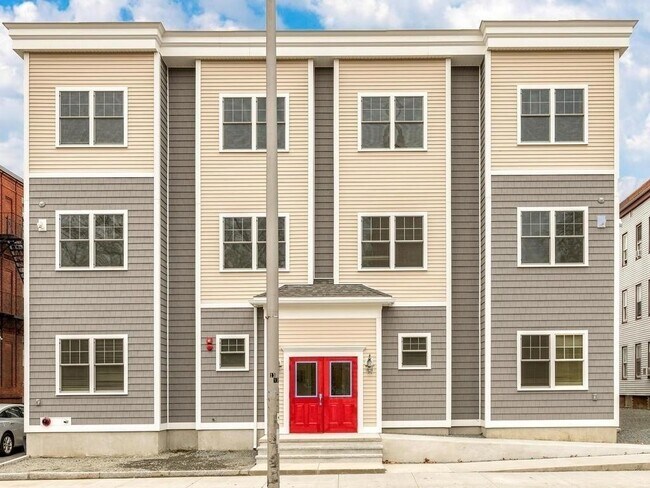 Building Photo - 73 N Common St