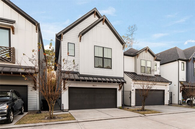 Building Photo - 9011 Wellspring Dr