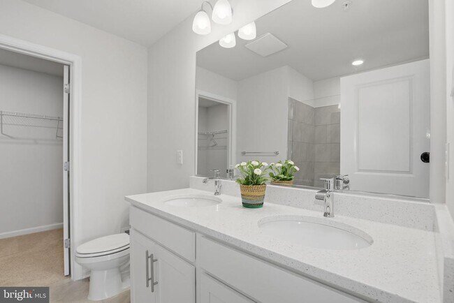 Building Photo - 332 Ensemble Wy