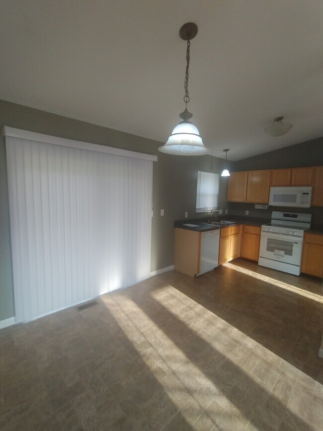 Building Photo - 4724 Land Rush Dr