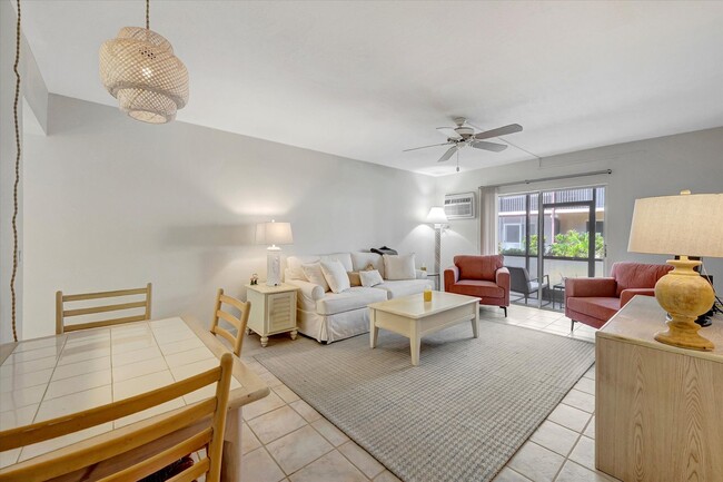 Building Photo - Make this your Island Home ! -NICE One bed...