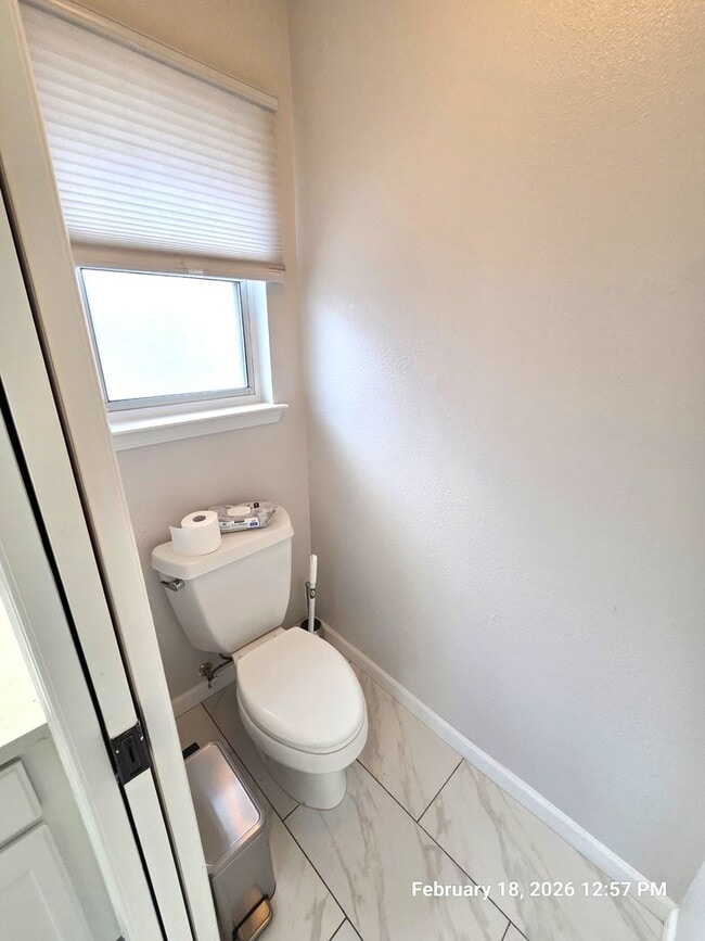 Building Photo - Beautiful 3 Bedroom 2 bath Home Across from La Joya Middle School