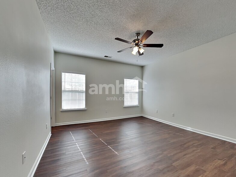 Building Photo - 116 Archwood Dr