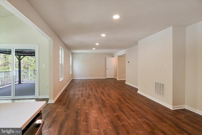 Building Photo - 6981 Linden Ave