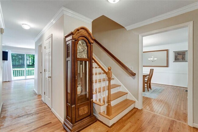 Building Photo - 295 Oakmere Rd