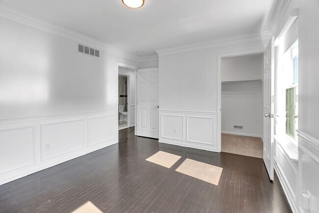 Building Photo - 4521 Links Ct