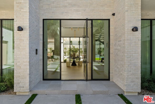 Building Photo - 10950 Verano Rd