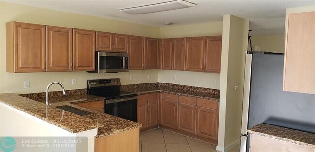 Building Photo - 2802 SW 165th Ave