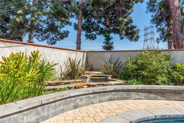 Building Photo - 828 Stevely Ave