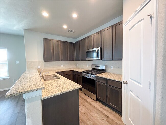 Building Photo - 6515 James Michael Dr