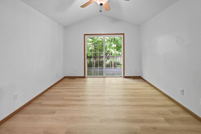 Building Photo - 6030 Boulder Ridge Dr