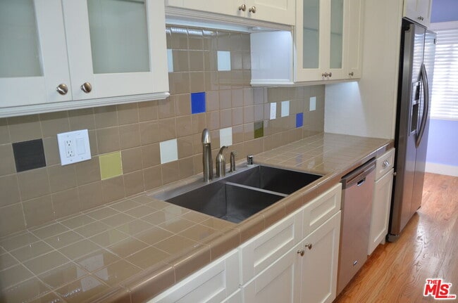 Building Photo - 2335 28th St