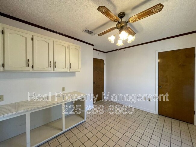 Building Photo - 6428 Chippendale Dr