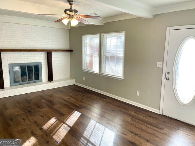 Building Photo - 3305 Spring Creek Dr SE