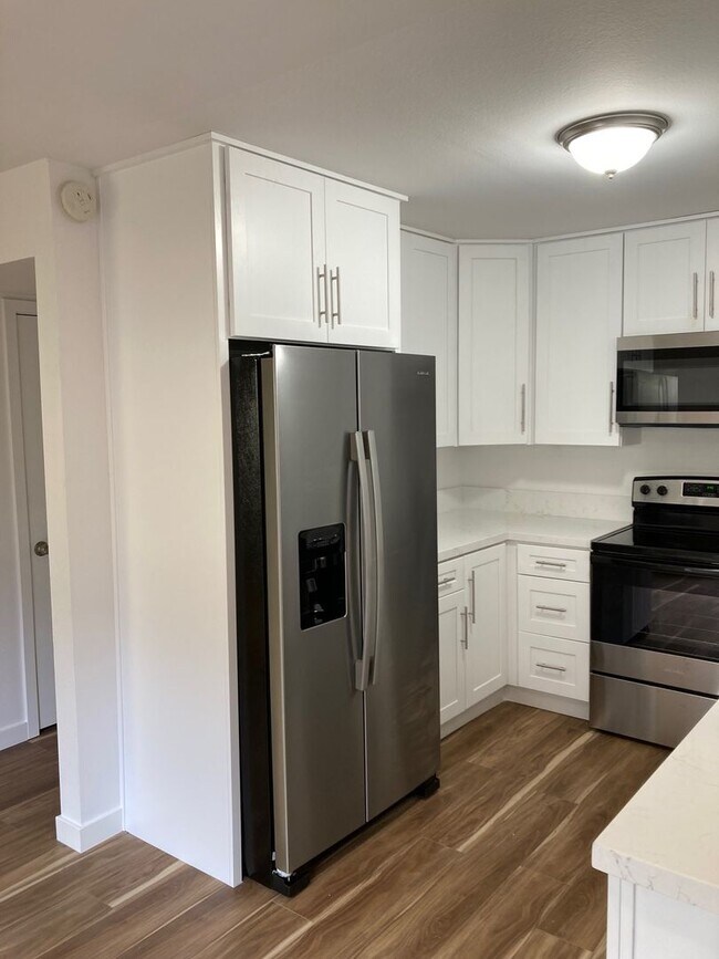 Building Photo - 3811 Green Ave