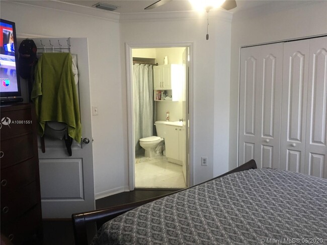Building Photo - 8336 NW 10th St 4H Miami Fl 33126