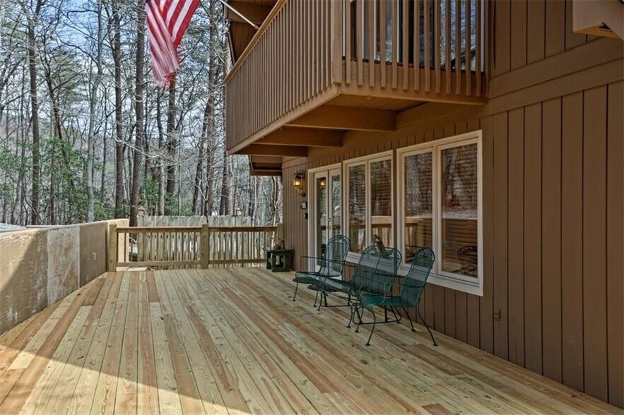 Building Photo - 185 Alpine Dr