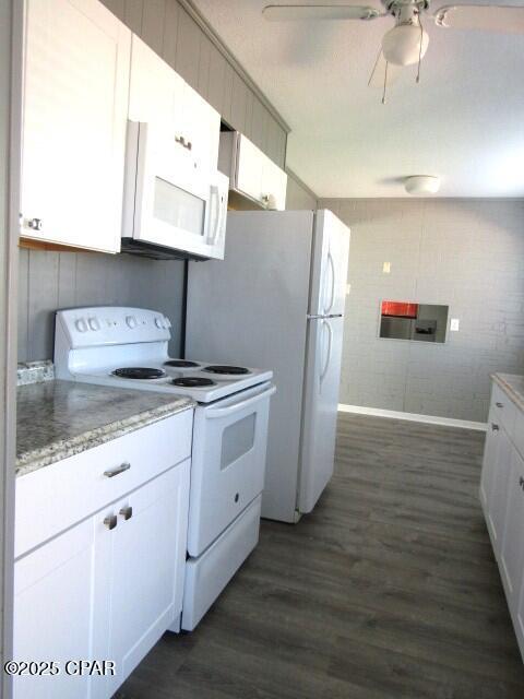 Building Photo - 5213 Trelawney Ave