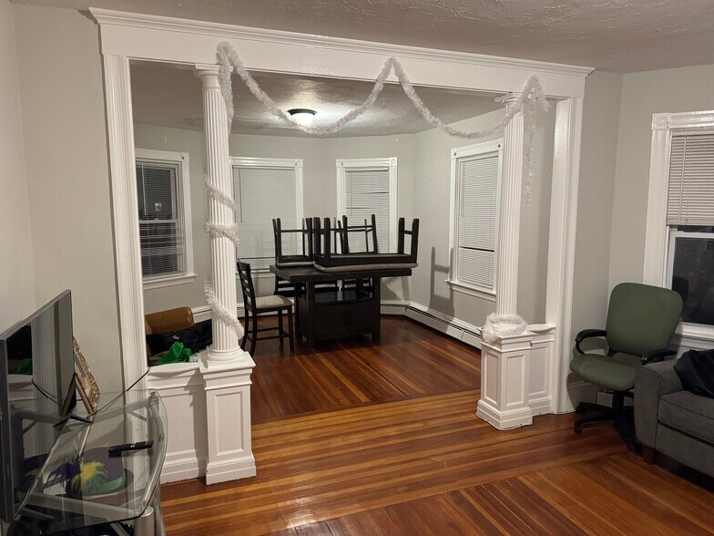 Building Photo - 66 Health Ave