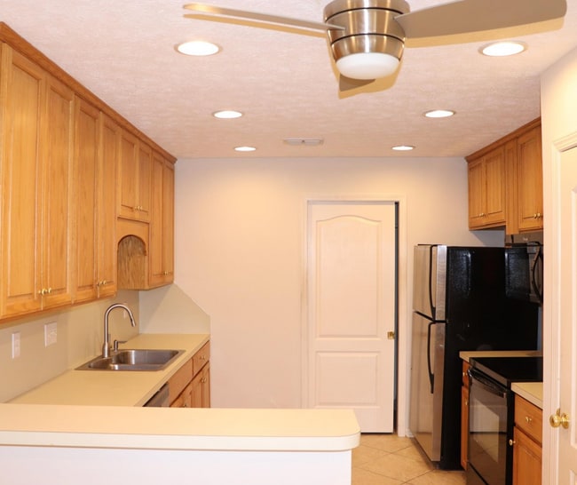 Building Photo - 8908 Asheville Dr