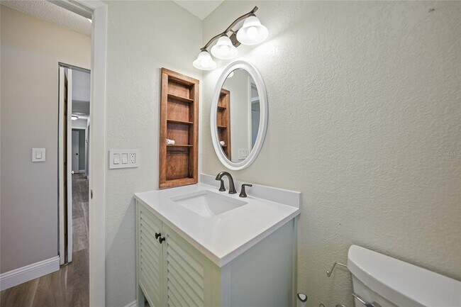 Building Photo - 2925 Magdalina Dr