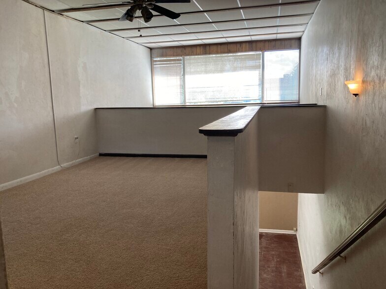 Building Photo - 705 SW 75th St