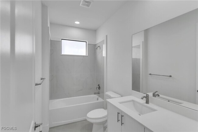 Building Photo - 3308 35th St W