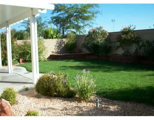 Building Photo - Wonderful Summerlin single story with gras...