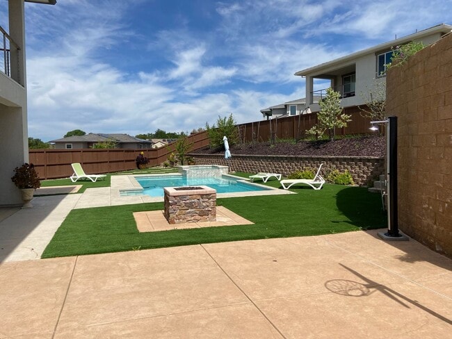 Building Photo - 5011 Murieta Pl