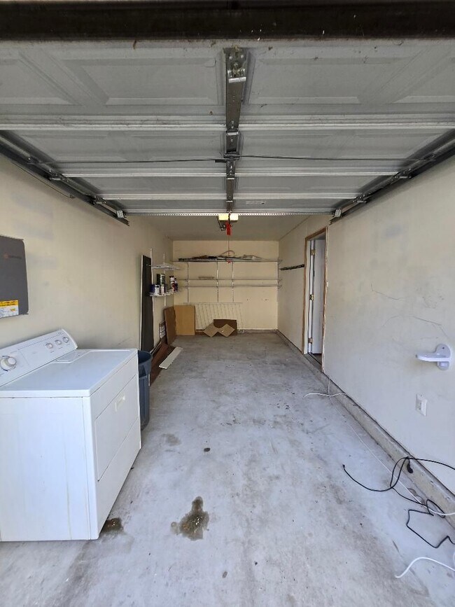 Building Photo - Great Townhouse in Pasadena Maryland