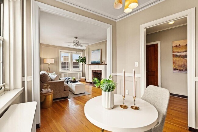 Building Photo - 3 Arlington St