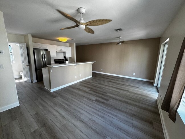 Building Photo - Key West Condo For Rent