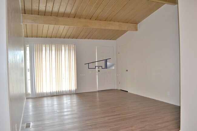 Building Photo - 170 N Van Buren Ave