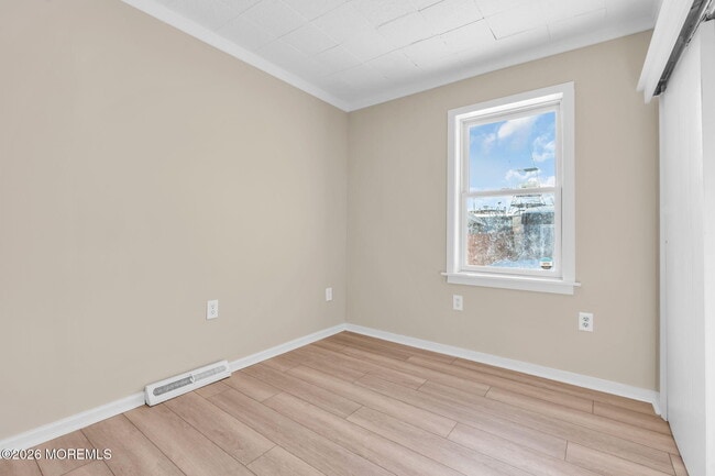 Building Photo - 94 Maplewood Ave