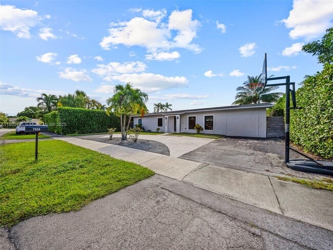 Building Photo - 7434 SW 127th Ct