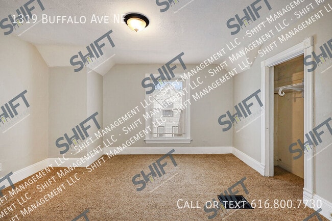 Building Photo - 1319 Buffalo Ave NE