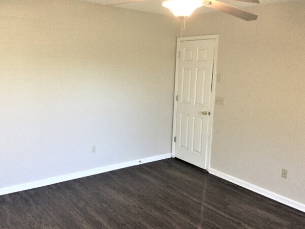 Building Photo - 4491 Cobblefield Cir W