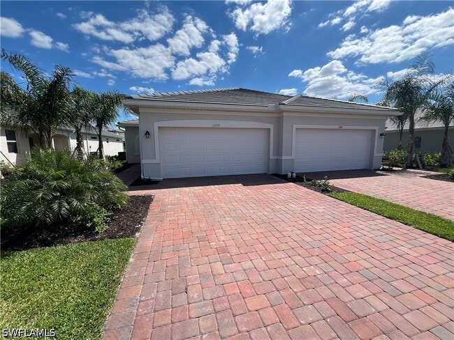 Building Photo - 2320 Dragonfruit Wy