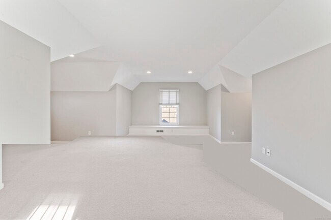 Building Photo - 4 Woods Way