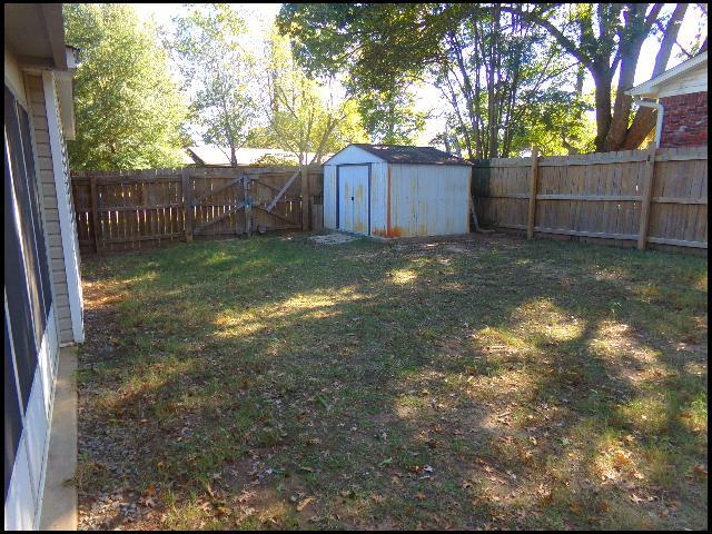 Building Photo - 15 Lillie St