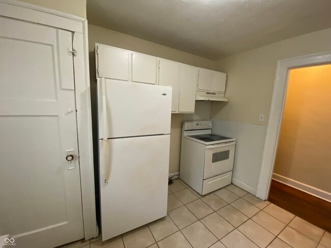 Building Photo - 621 Tecumseh St