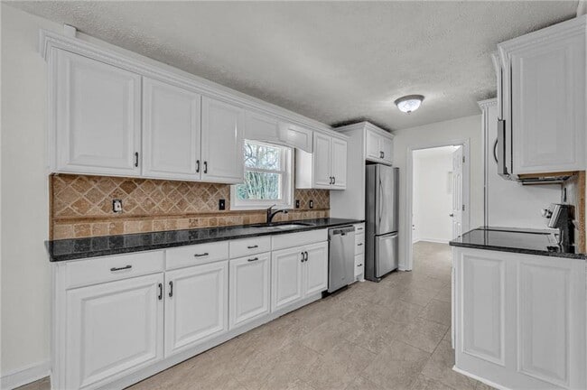 Building Photo - 318 Tyrone Rd