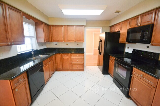 Building Photo - 540 Matilda Pl