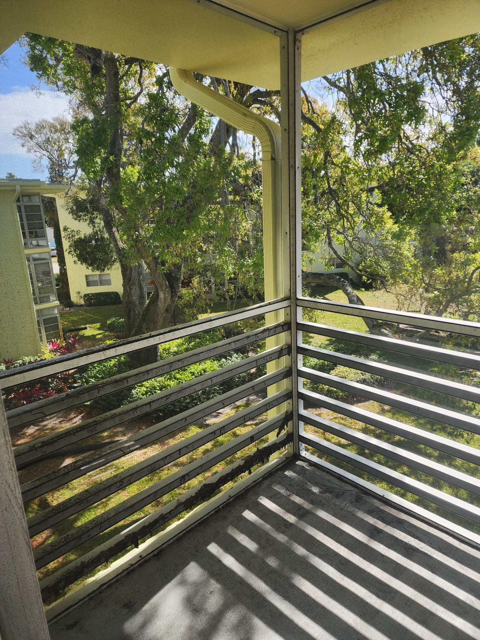 Building Photo - 1100 Ponce de Leon Cir