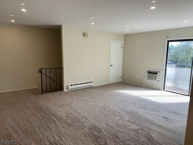Building Photo - 3102 Cromwell Ct